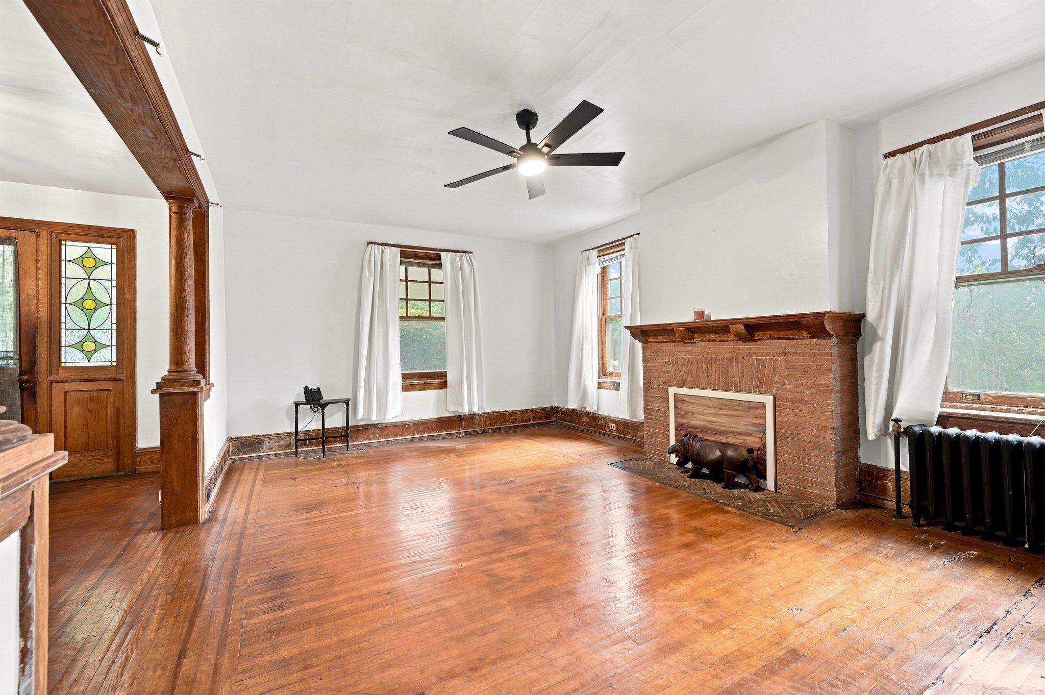 59 W Westview St Property Photo 3