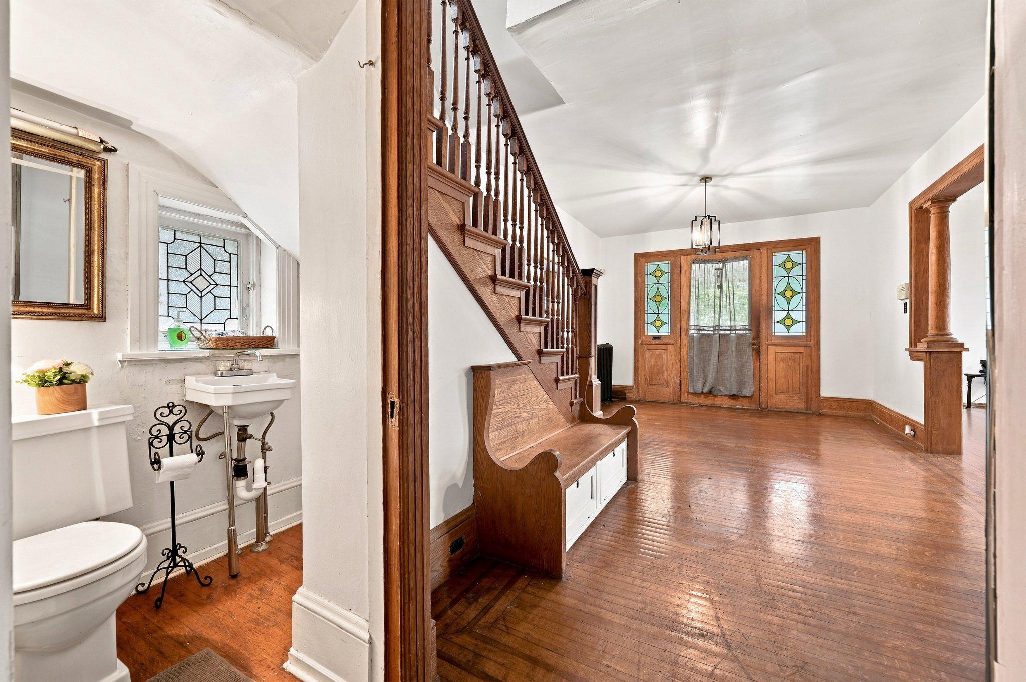 59 W Westview St Property Photo 4