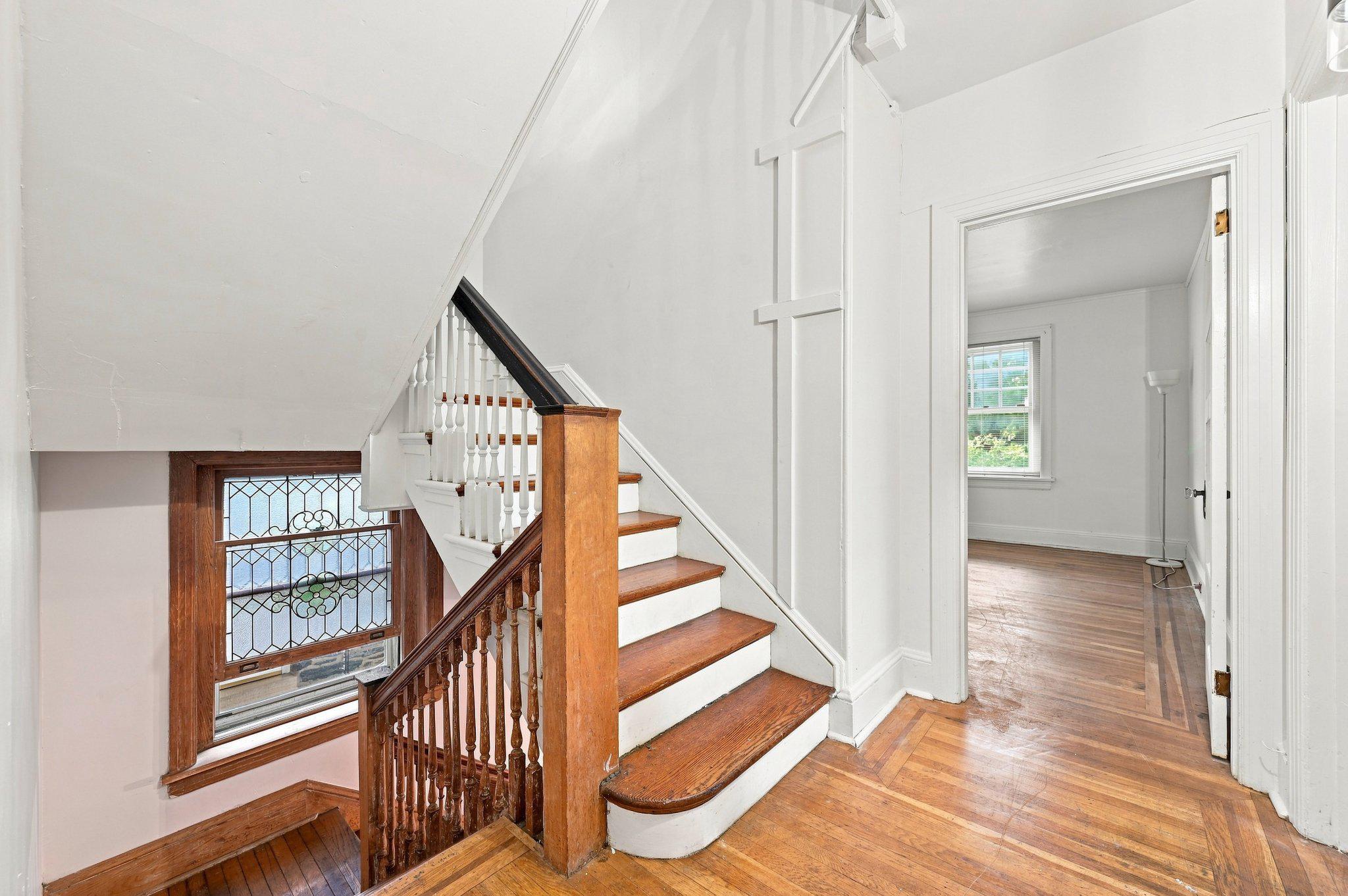 59 W Westview St Property Photo 9
