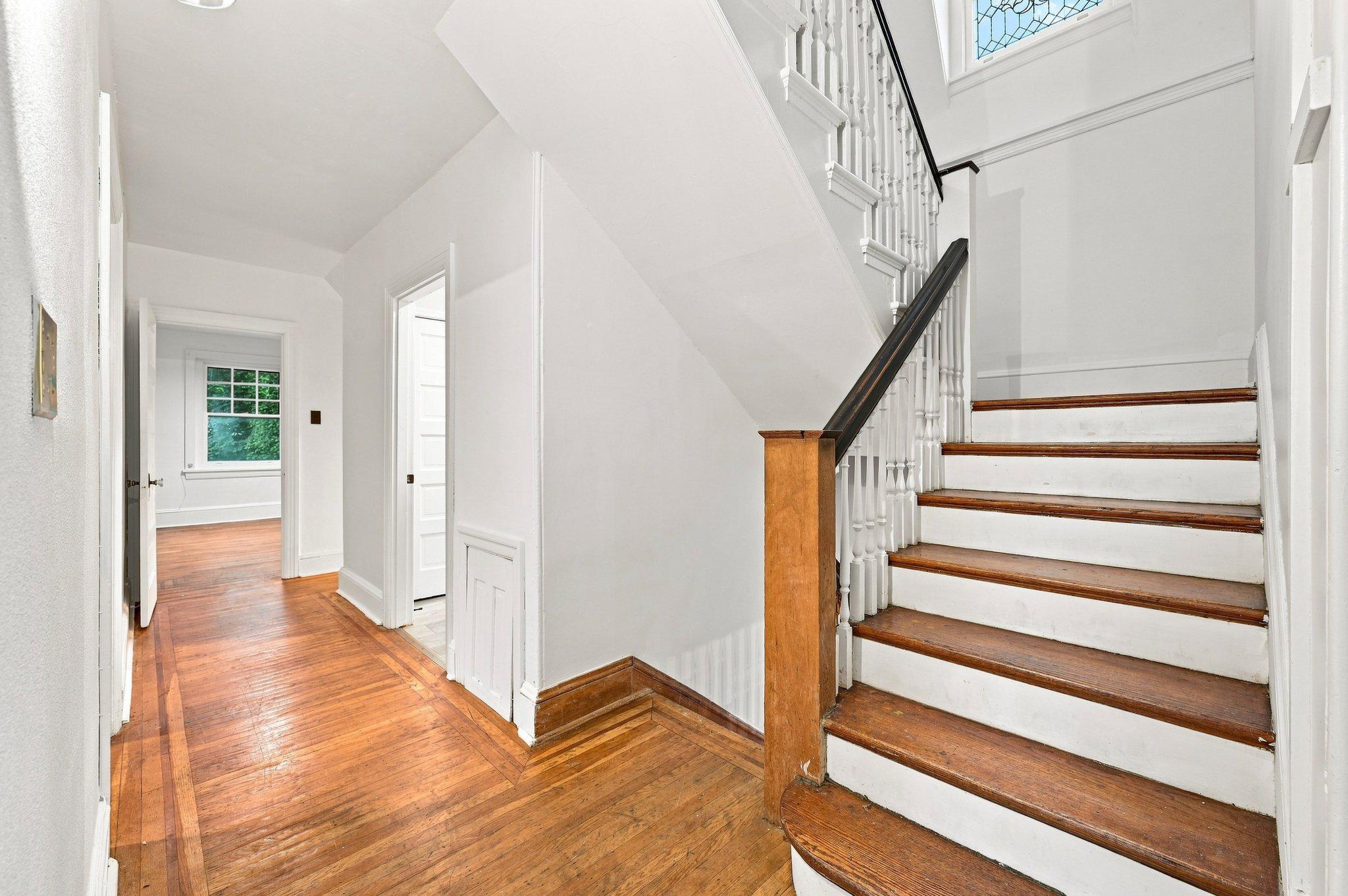 59 W Westview St Property Photo 18