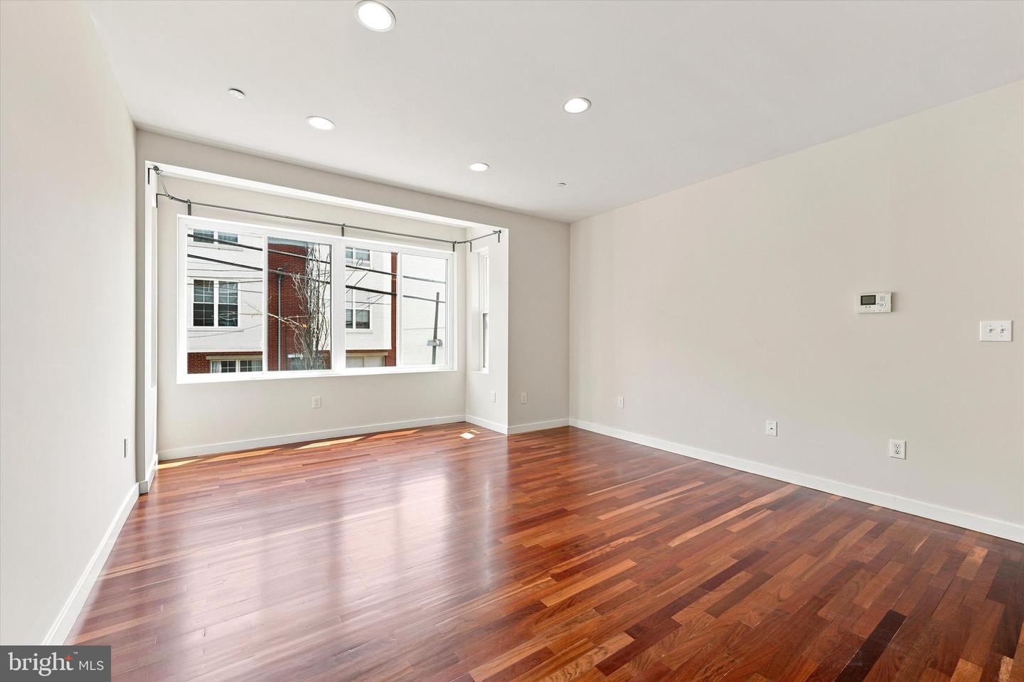 2000-unit B3 Kimball St #b3 Property Photo 3