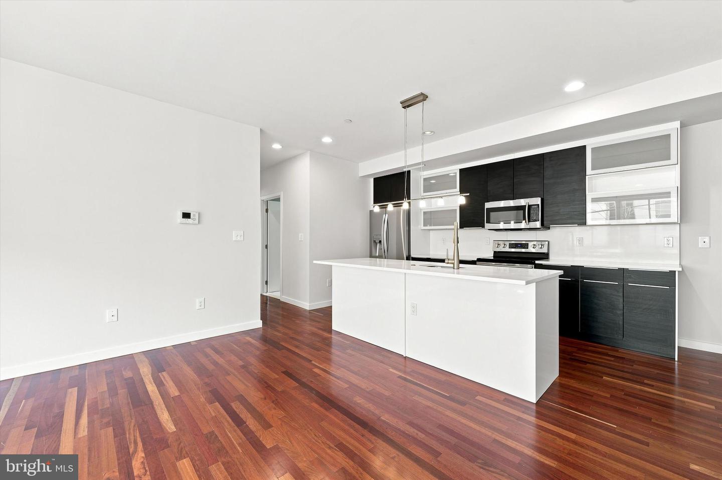 2000-unit B3 Kimball St #b3 Property Photo 6