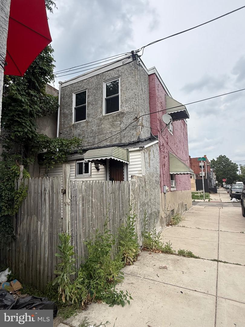 1300 N Farson St Property Photo 3
