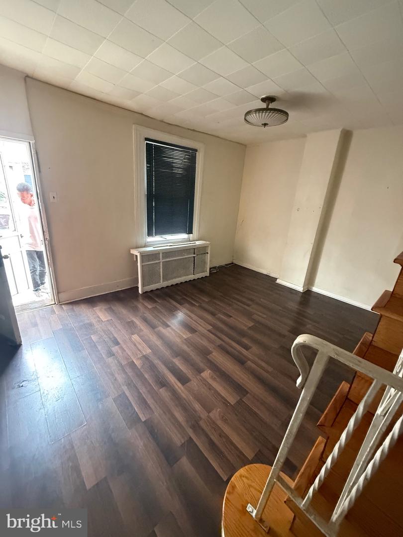 1300 N Farson St Property Photo 6