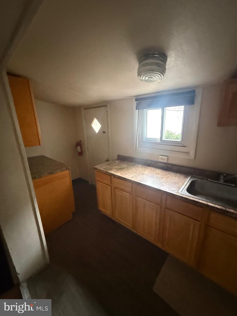 1300 N Farson St Property Photo 13