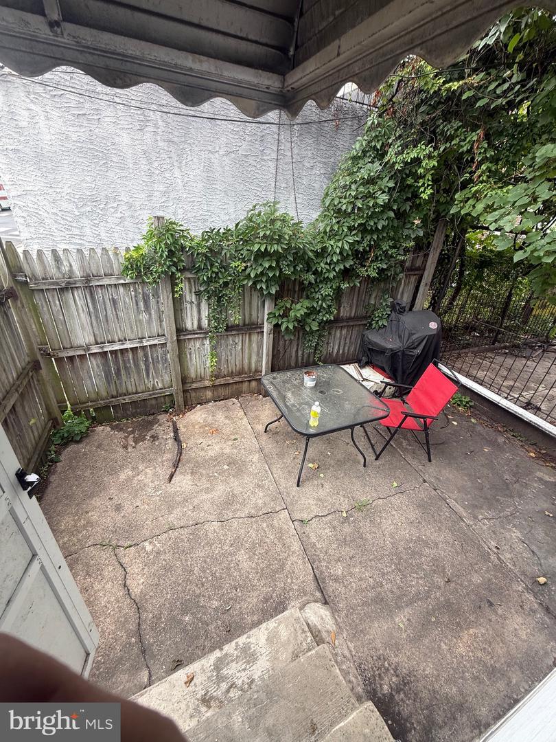 1300 N Farson St Property Photo 14