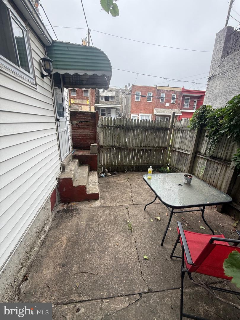 1300 N Farson St Property Photo 16