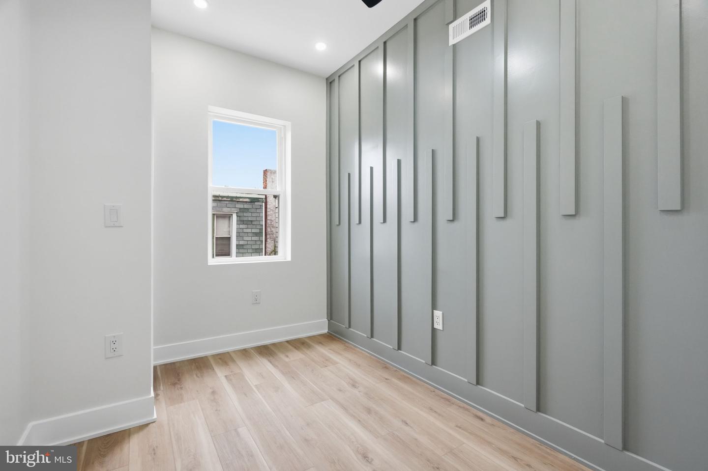 512 S Yewdall St Property Photo 17