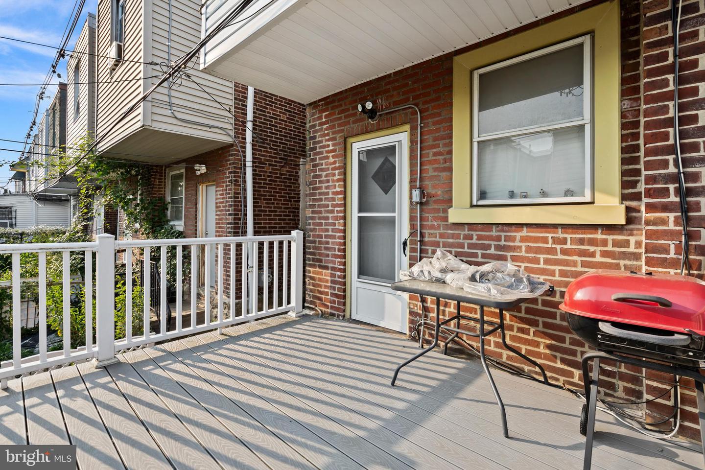 221 Widener St Property Photo 11