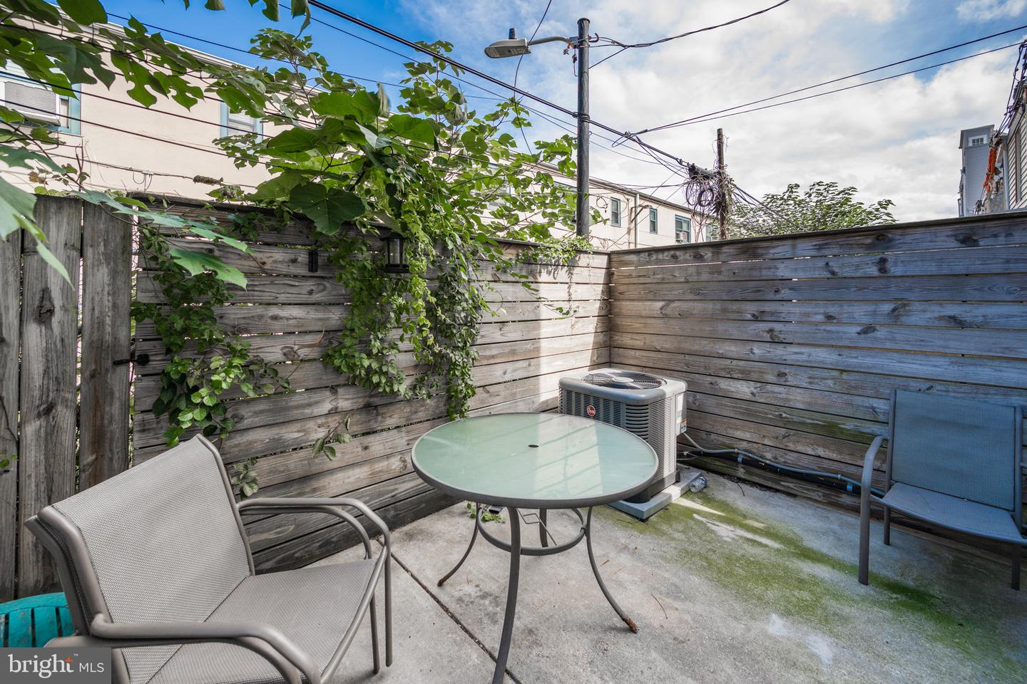 2137 Cross St Property Photo 15