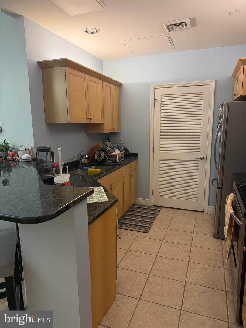1600-18 Arch St #908 Property Photo 6