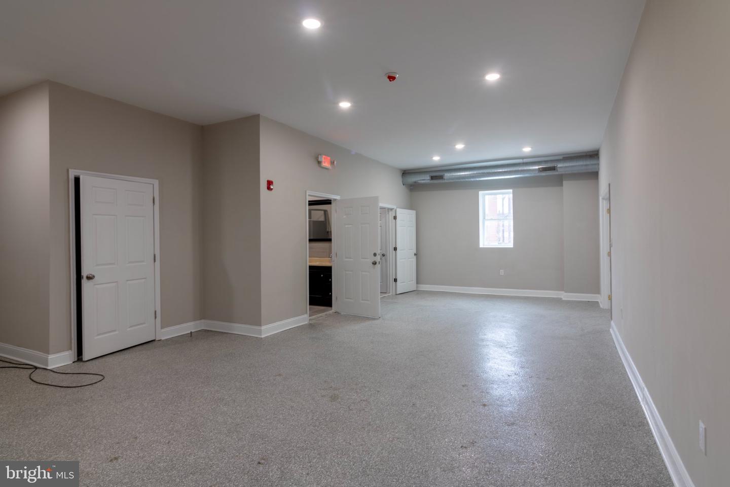 2613 W Hunting Park Ave Property Photo 11