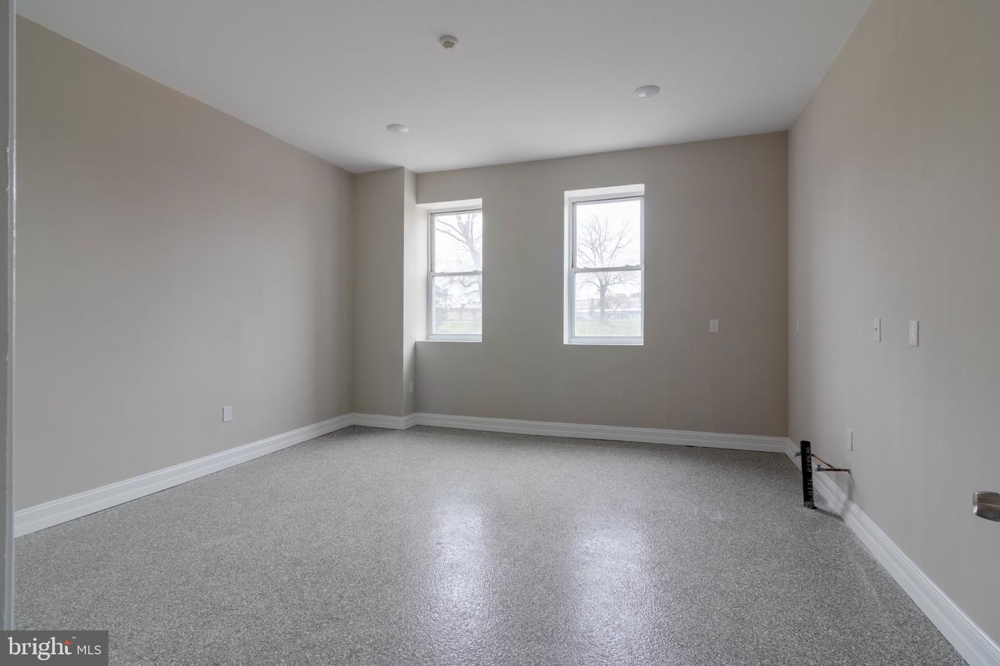 2613 W Hunting Park Ave Property Photo 16