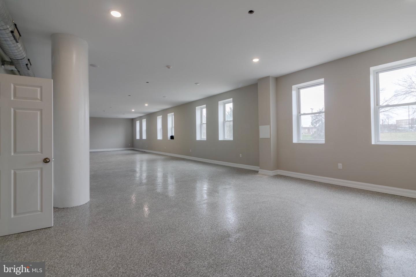 2613 W Hunting Park Ave Property Photo 17