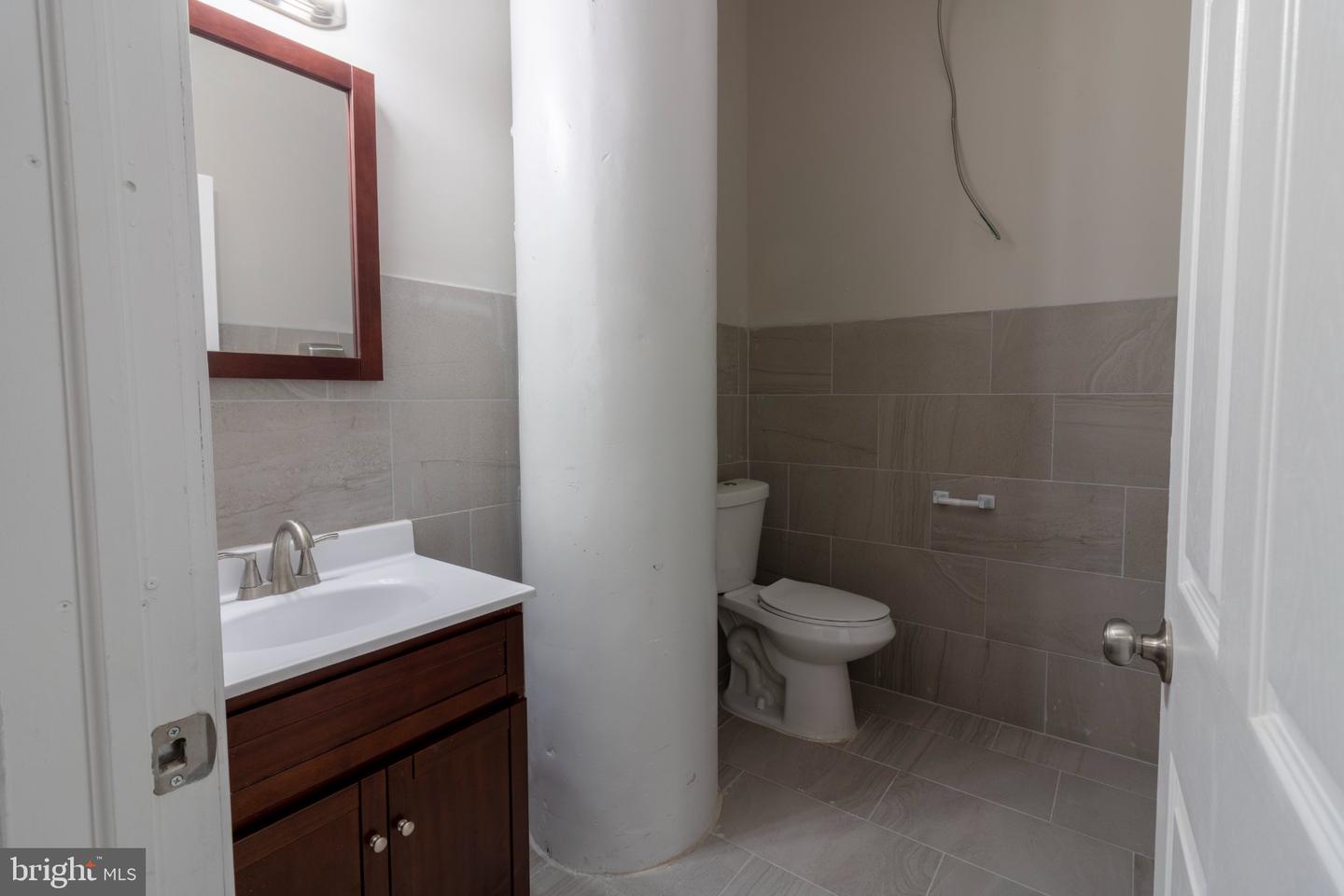 2613 W Hunting Park Ave Property Photo 24