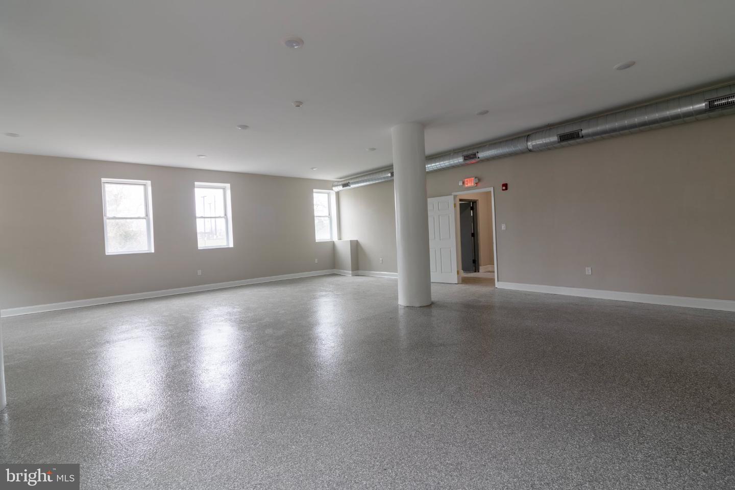 2613 W Hunting Park Ave Property Photo 25