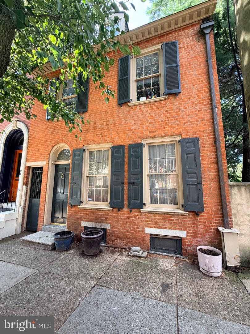 1118 MARLBOROUGH ST Property Photo 1