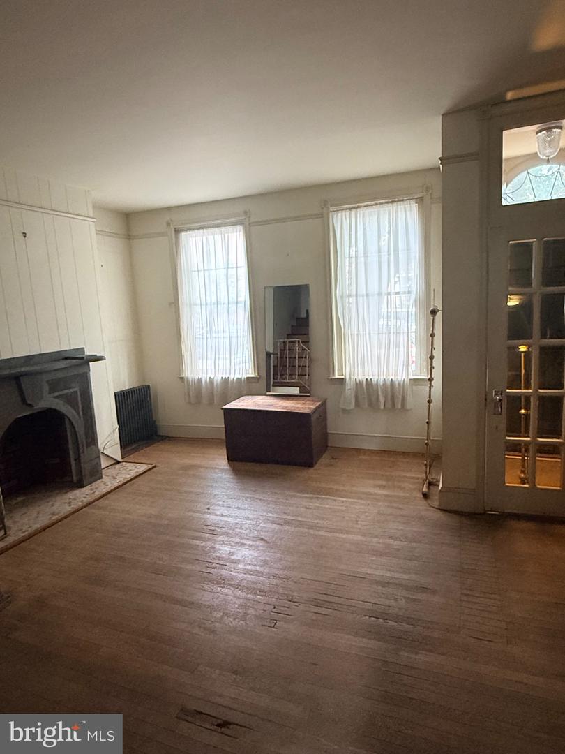 1118 Marlborough St Property Photo 6