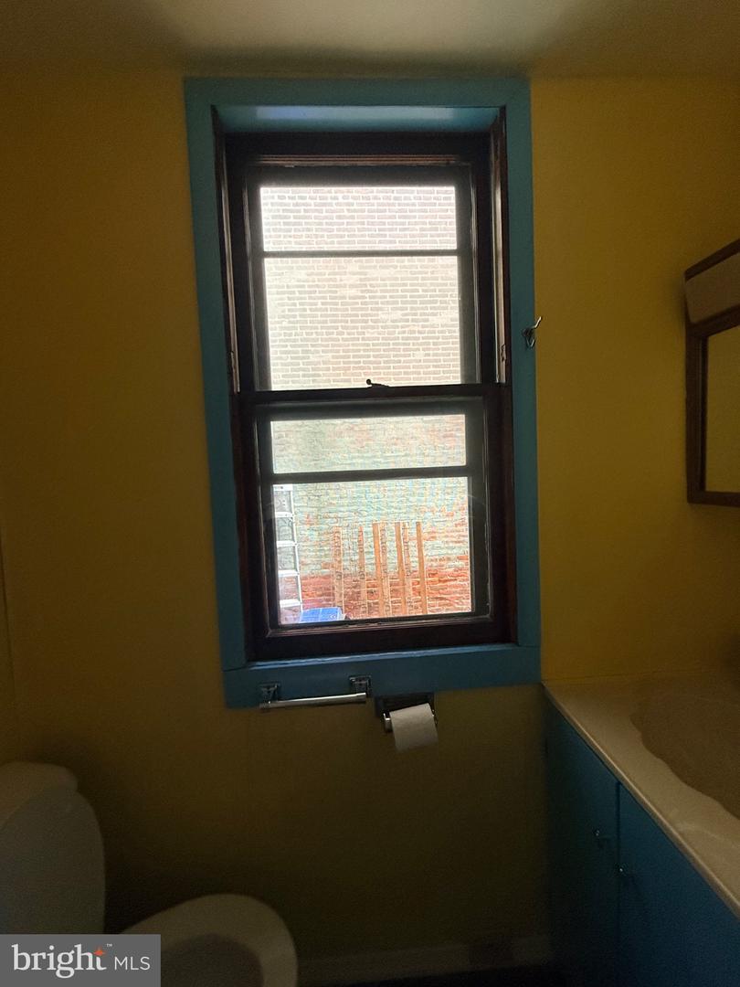 1118 Marlborough St Property Photo 8