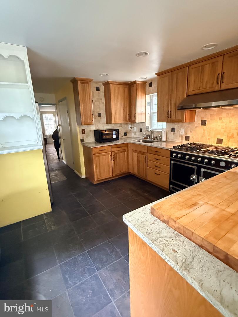 1118 Marlborough St Property Photo 10
