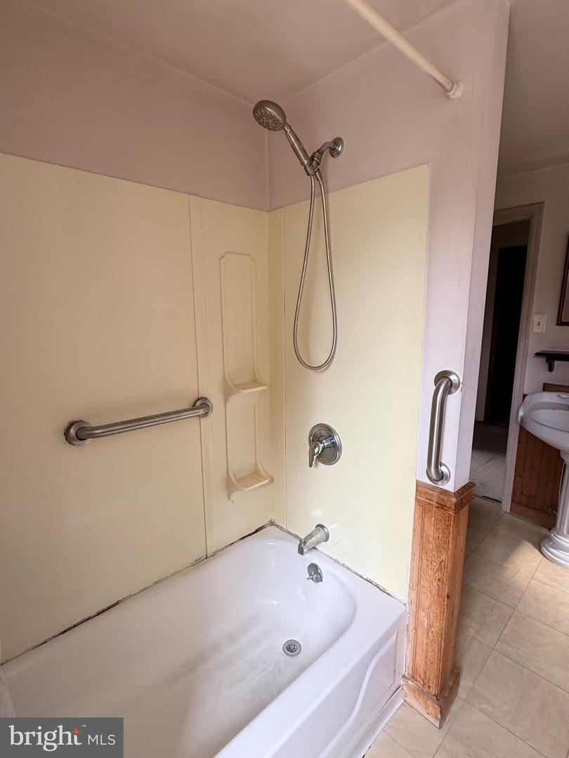 1118 Marlborough St Property Photo 24
