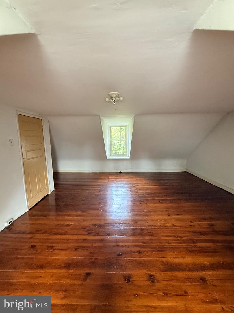 1118 Marlborough St Property Photo 27