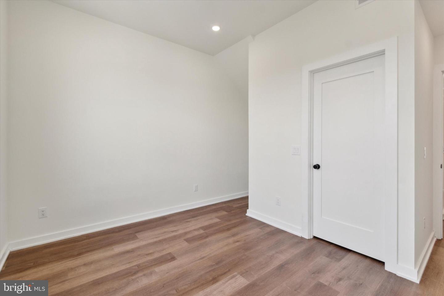 2513 N Howard St #302 Property Photo 6
