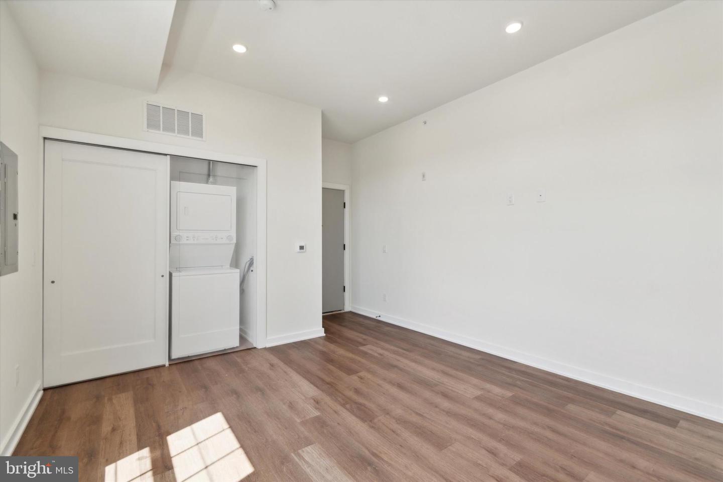 2513 N Howard St #302 Property Photo 11