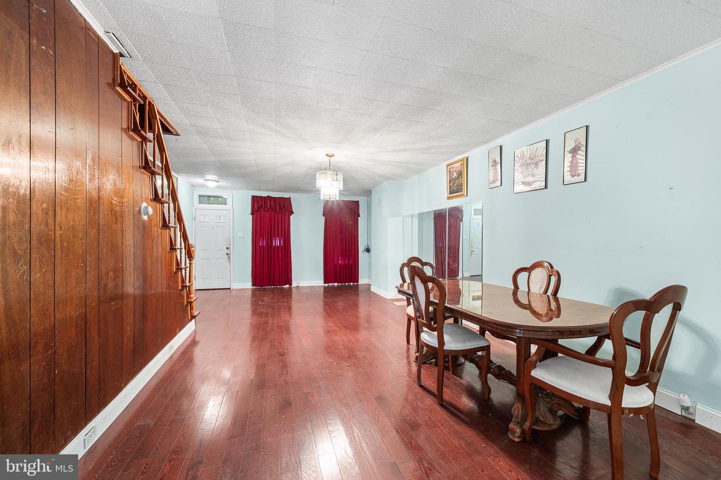 1821 E Sergeant St Property Photo 7