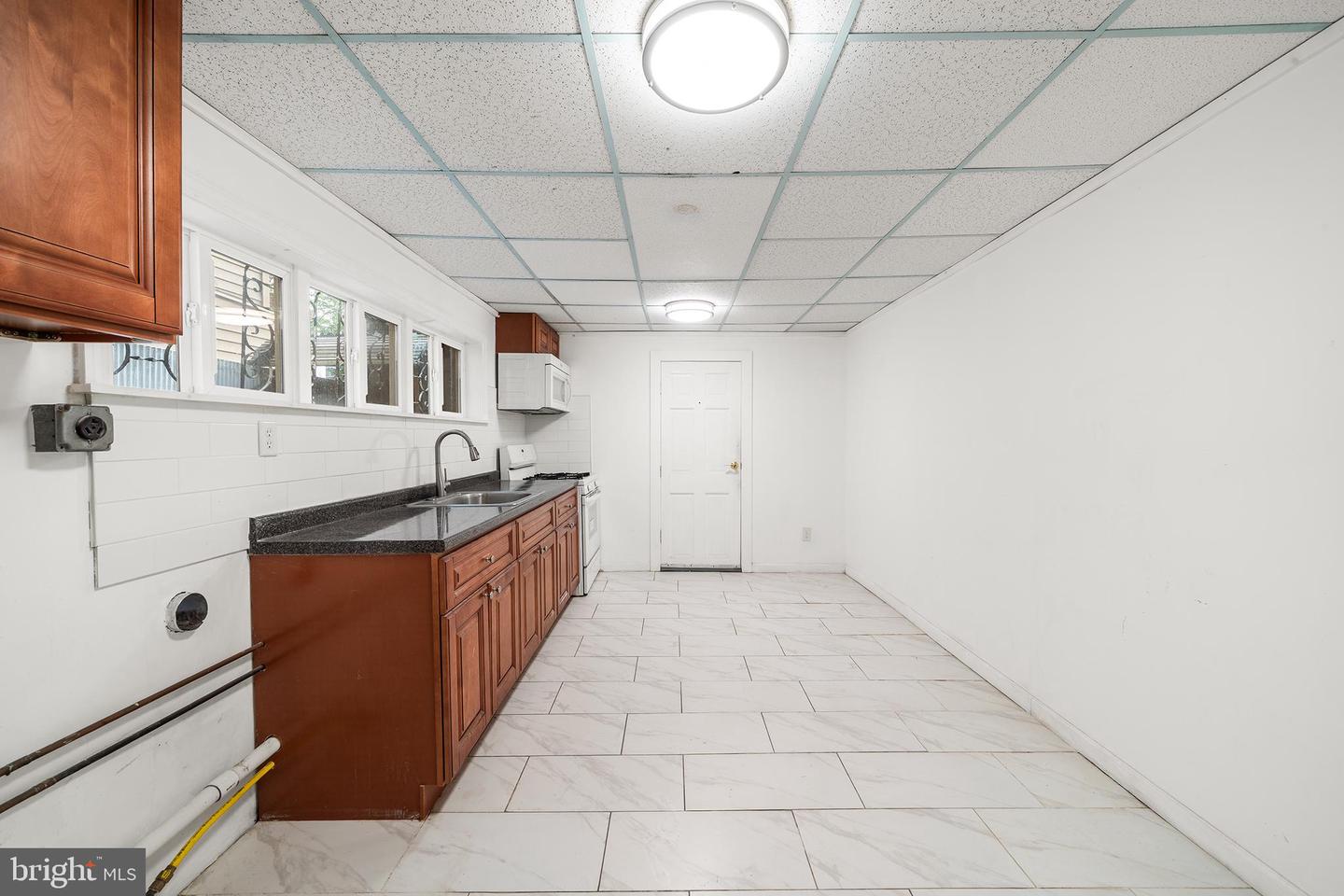 1821 E Sergeant St Property Photo 8