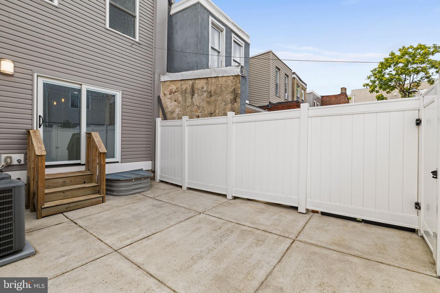 2129 Tasker St Property Photo 16