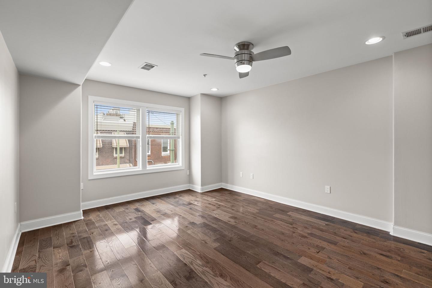 2129 Tasker St Property Photo 24