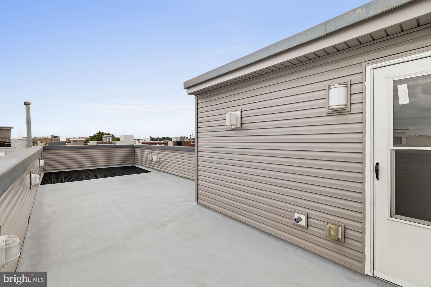 2129 Tasker St Property Photo 40