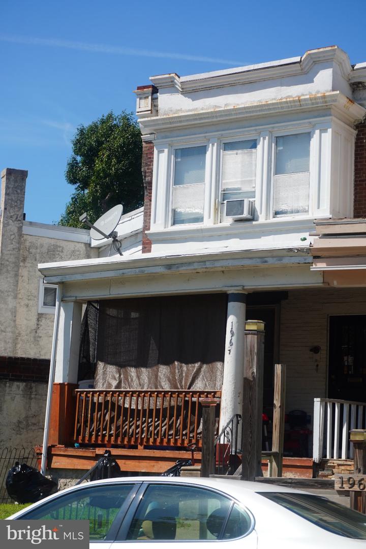1967 W Laveer St Property Photo 2