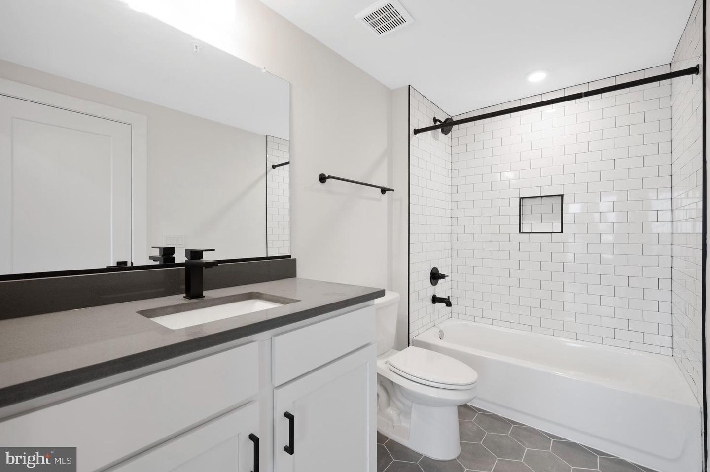 1721 N 21st St #c Property Photo 10