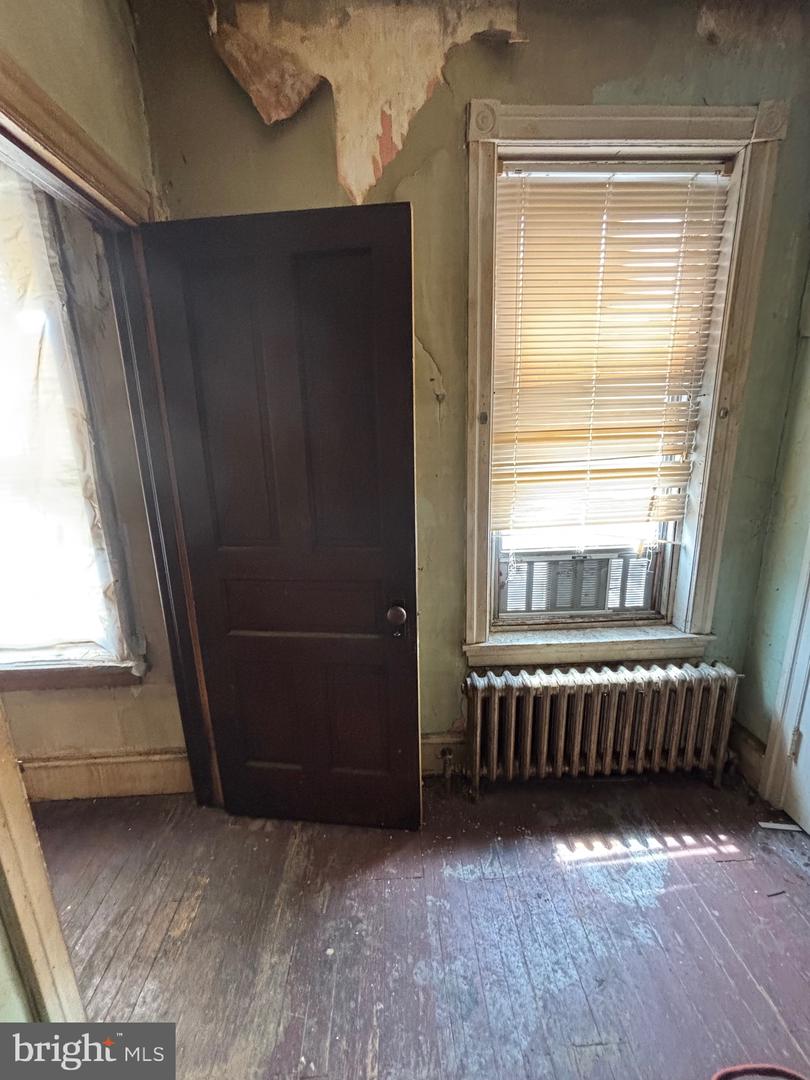 3381 Braddock St Property Photo 14