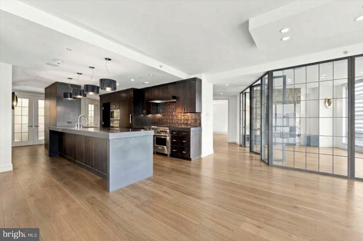 1414 S Penn Sq #6b Property Photo 4