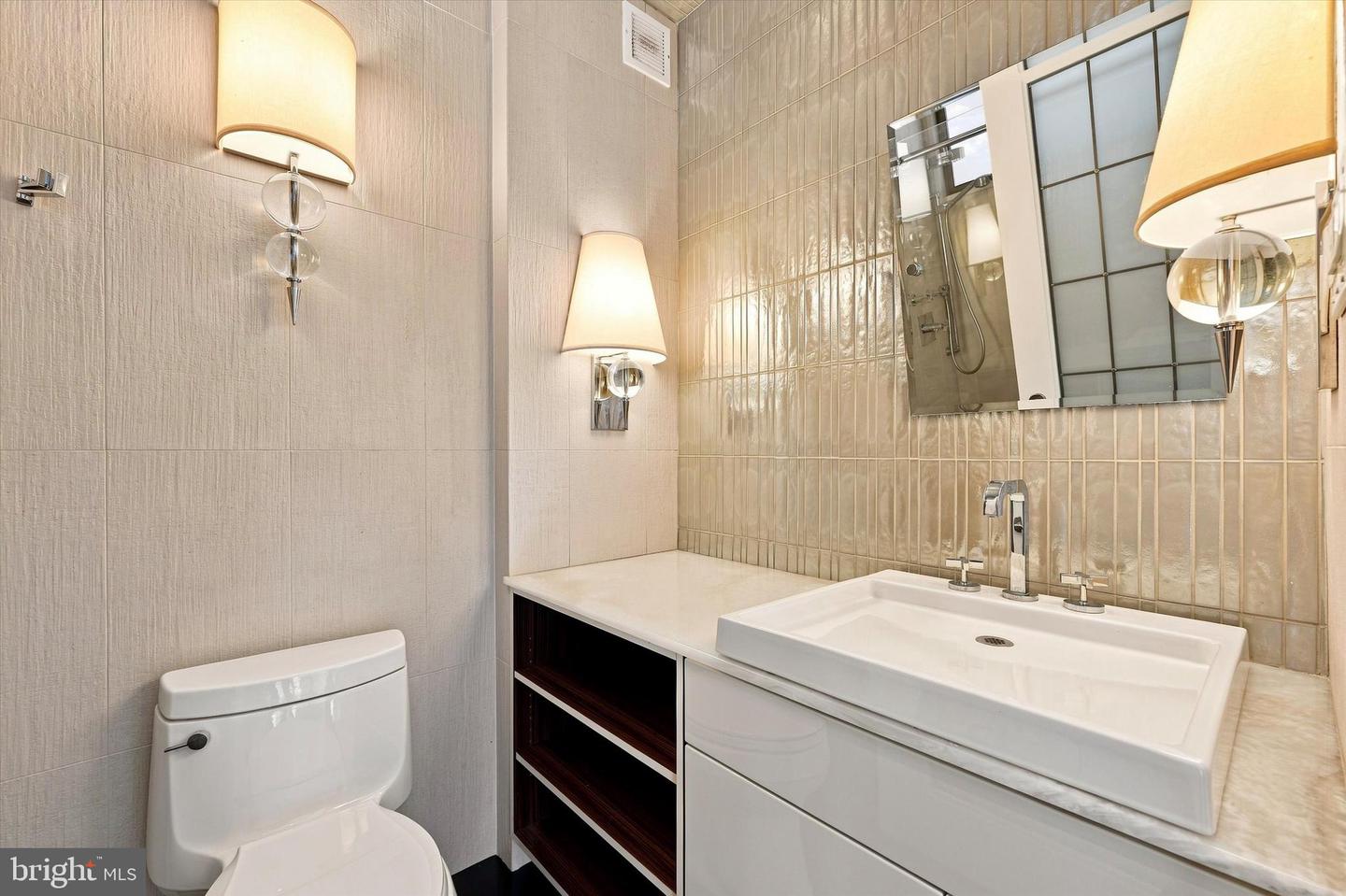 1414 S Penn Sq #6b Property Photo 25