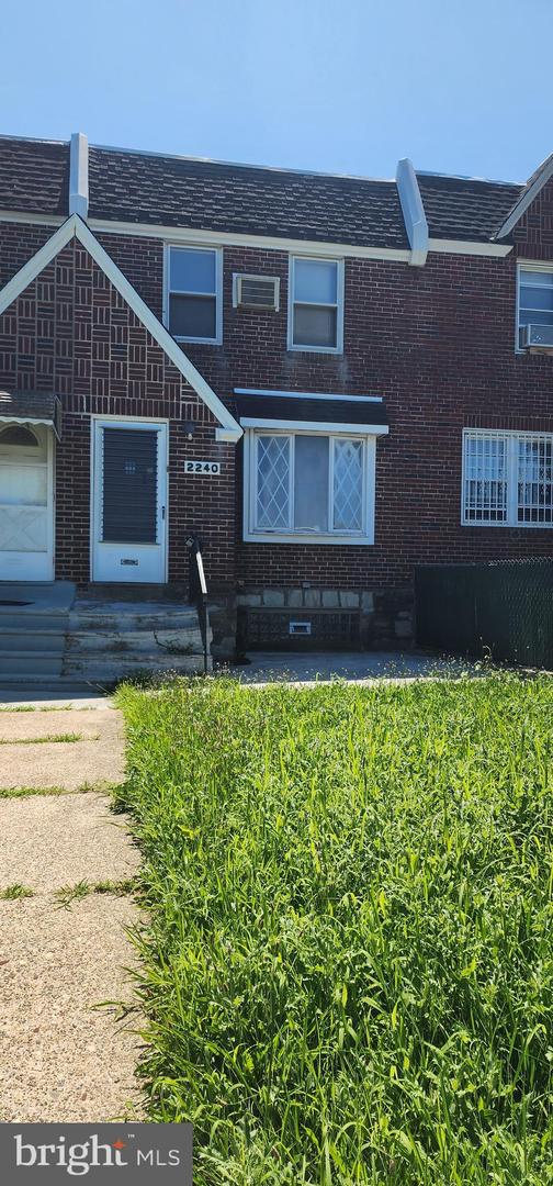 2240 Tyson Ave Property Photo 1