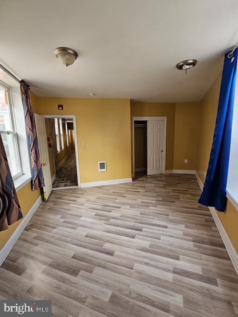 240-42 W Glenwood Ave #1st Fl Property Photo 6