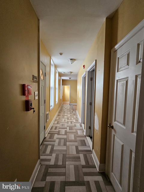 240-42 W Glenwood Ave #1st Fl Property Photo 7