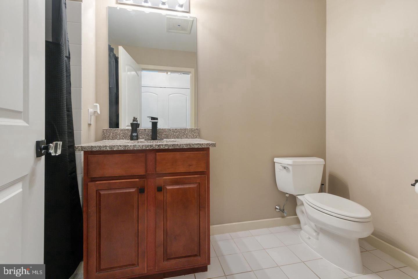 113 N Bread St #3h6 Property Photo 14