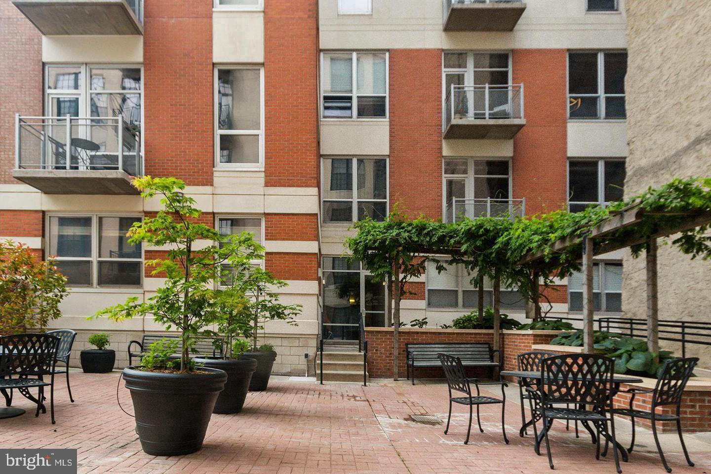 113 N Bread St #3h6 Property Photo 22