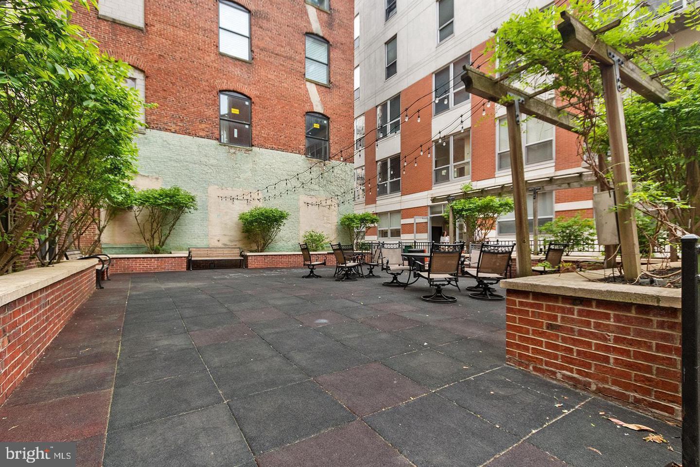 113 N Bread St #3h6 Property Photo 26