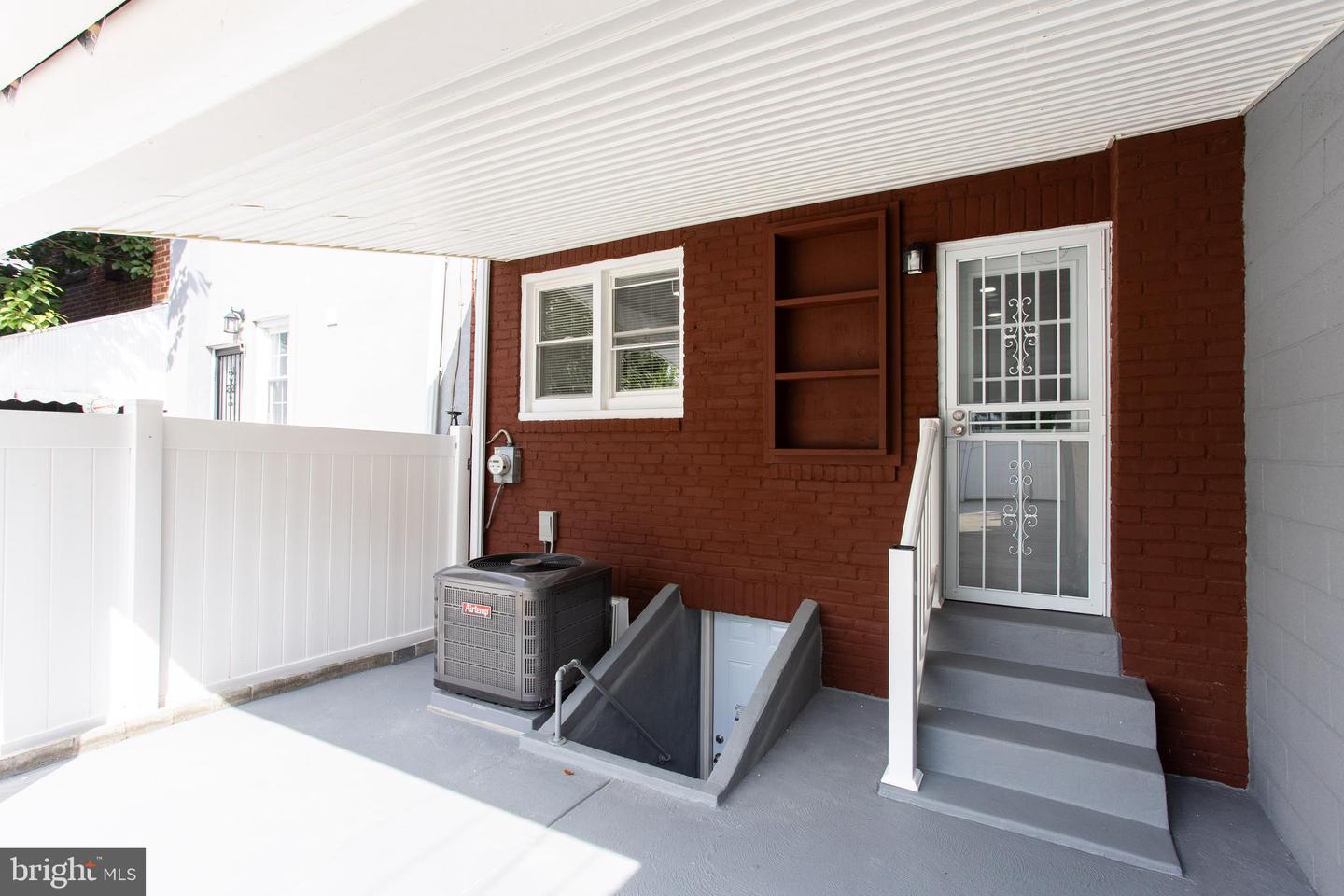 3633 E Thompson St Property Photo 27