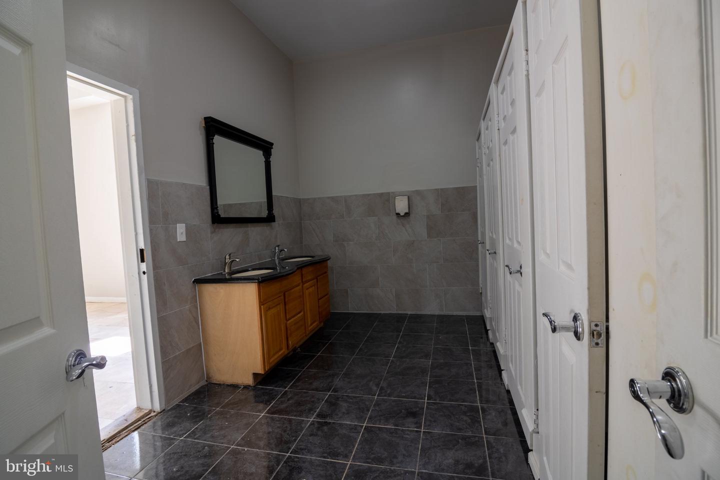 2613 W Hunting Park Ave Property Photo 29
