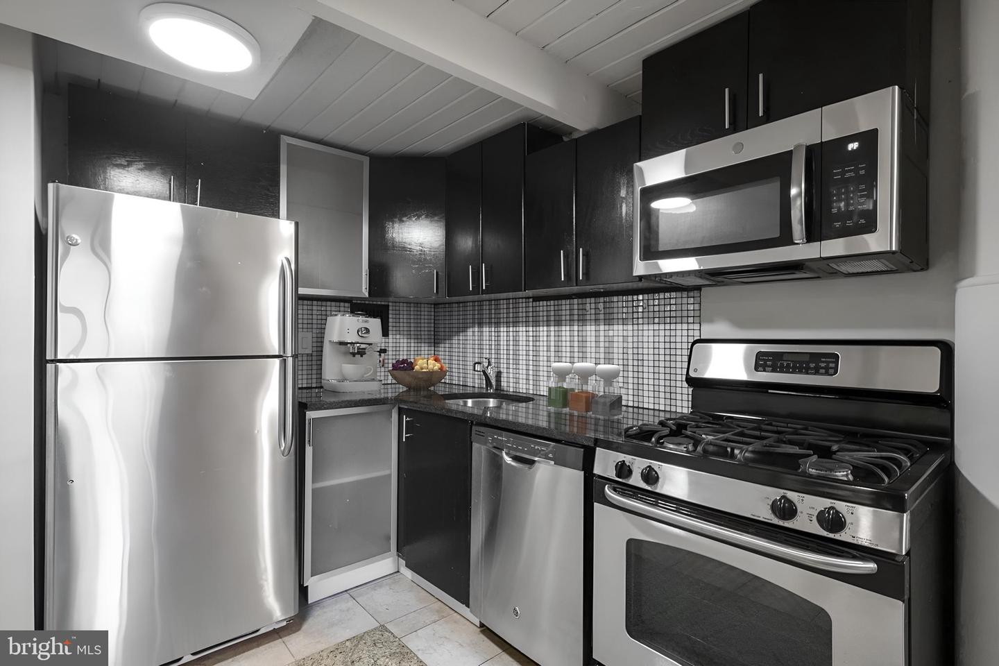 1329-39 Lombard St #302 Property Photo 3