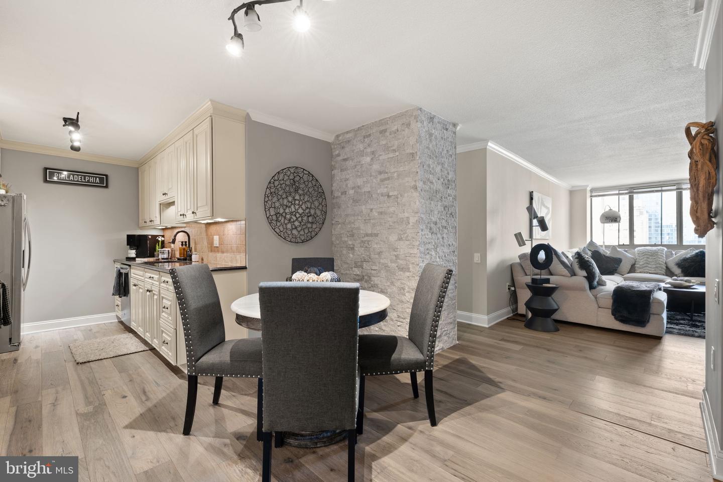 1420 Locust St #29c Property Photo 6
