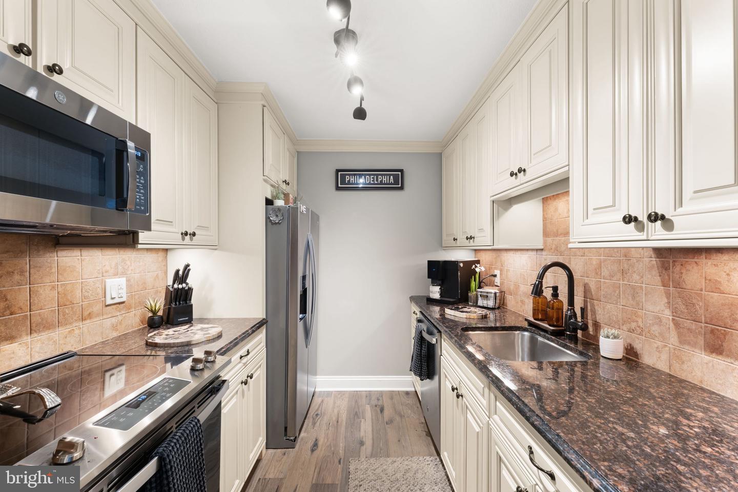1420 Locust St #29c Property Photo 8
