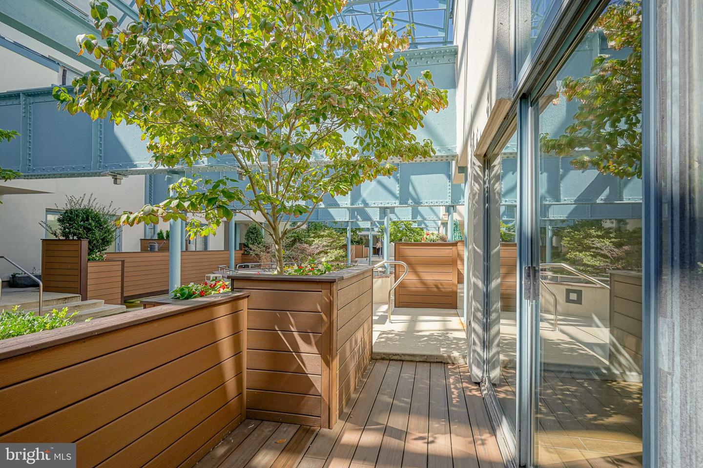 3 N Columbus Blvd #pl219 Property Photo 5